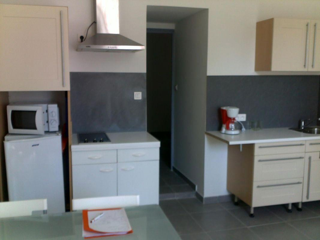 
                                                Location
                                                 T2 meublé intra muros