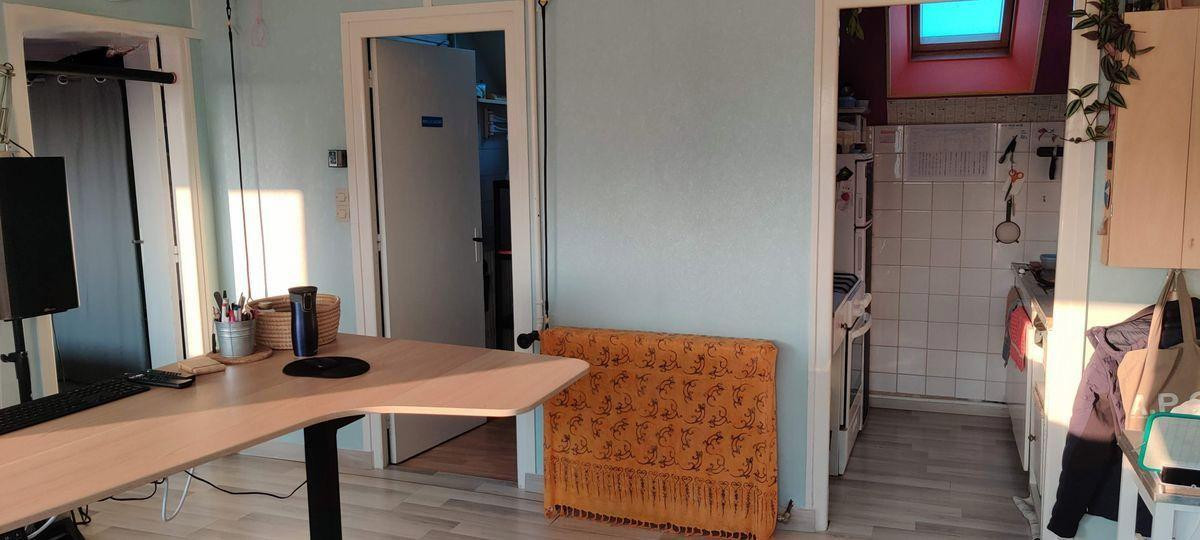 
                                                Location
                                                 T2 meublé lumineux au calme - Ste Thérèse