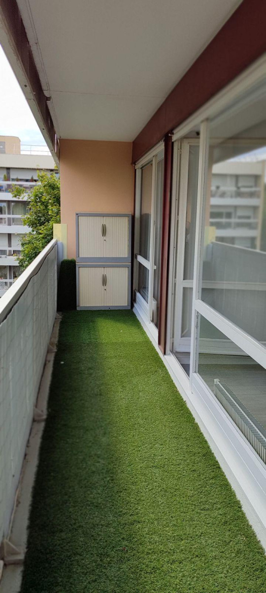 
                                                Location
                                                 T2 meublé lumineux avec balcon, cave et parking