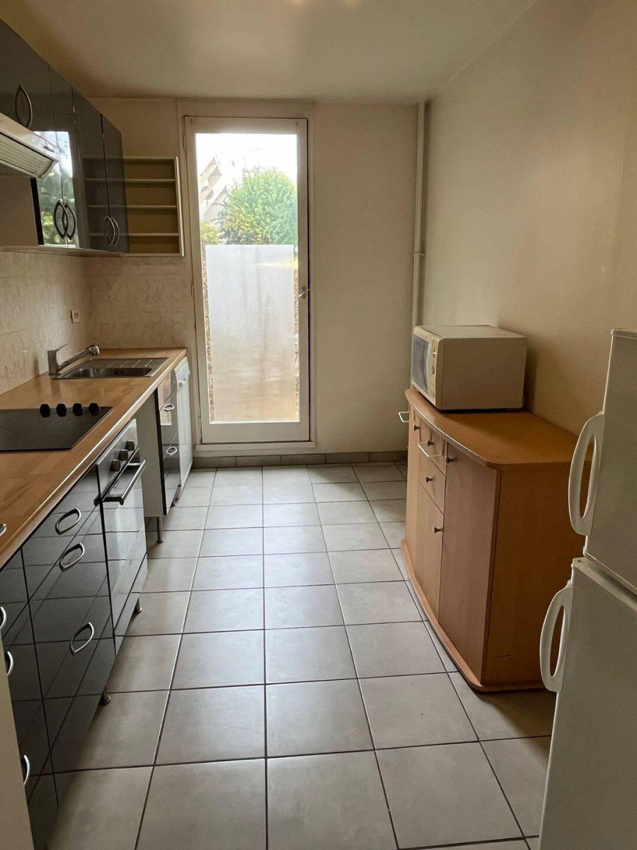 
                                                Location
                                                 T2 meublé lumineux de 53 m² avec jardin privatif d