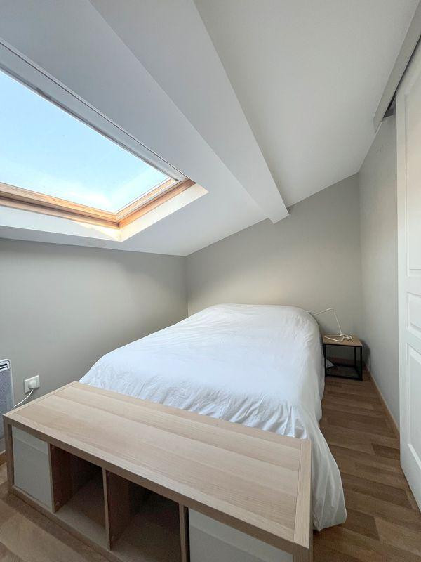 
                                                Location
                                                 T2 meublé lumineux, rénovation soignée