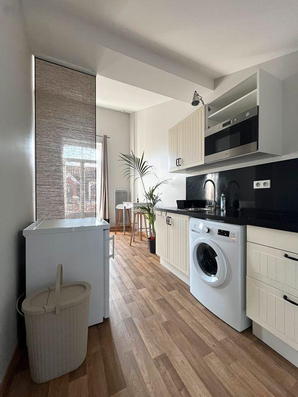 
                                                Location
                                                 T2 meublé lumineux, rénovation soignée