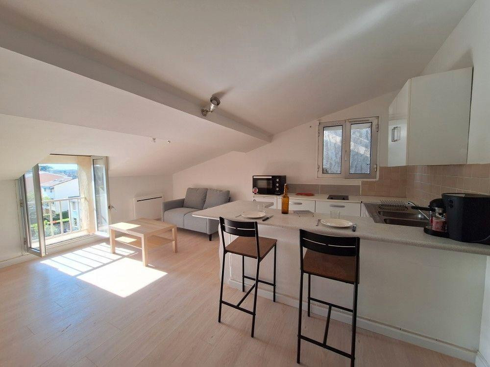 
                                                Location
                                                 T2 meublé mansardé TOULOUSE impasse des minimes