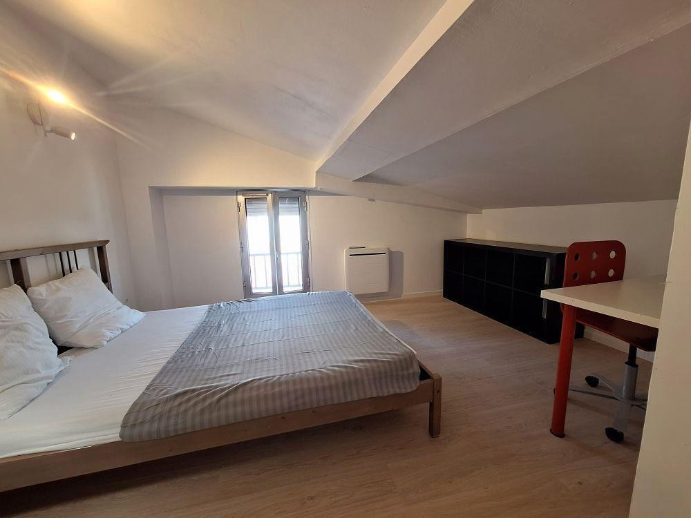 
                                                Location
                                                 T2 meublé mansardé TOULOUSE impasse des minimes