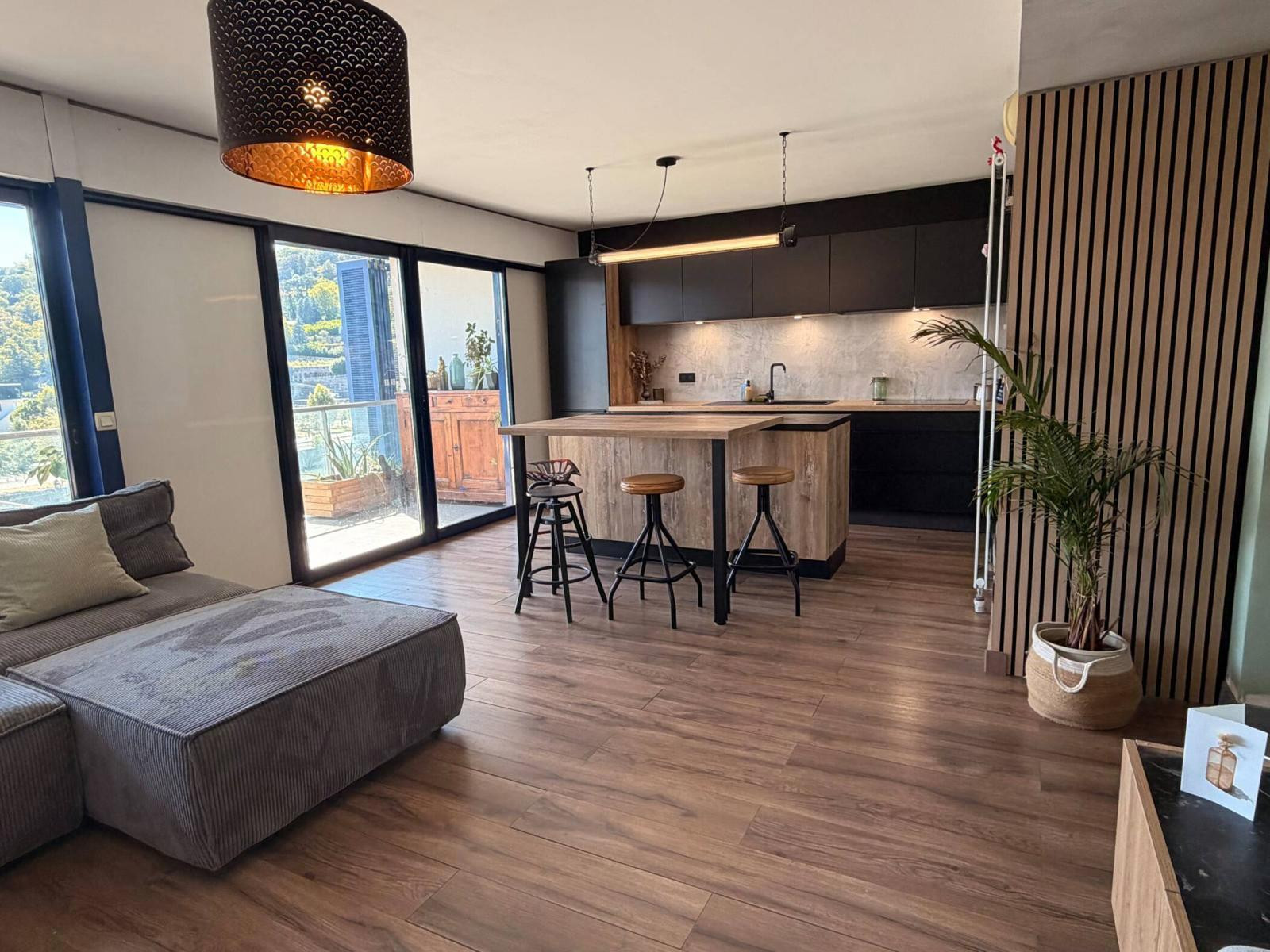 
                                                Location
                                                 T2 MEUBLÉ PREMIUM – CONFLUENCE – TERRASSE 13,59 m²