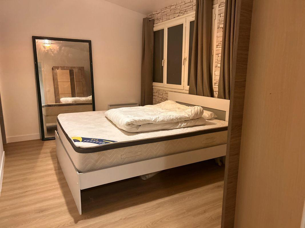 
                                                Location
                                                 T2 meublé, proche transports et centre ville