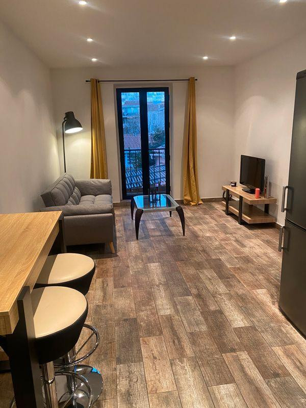 
                                                Location
                                                 T2 Meublé - Refait à neuf - 13007 Marseille