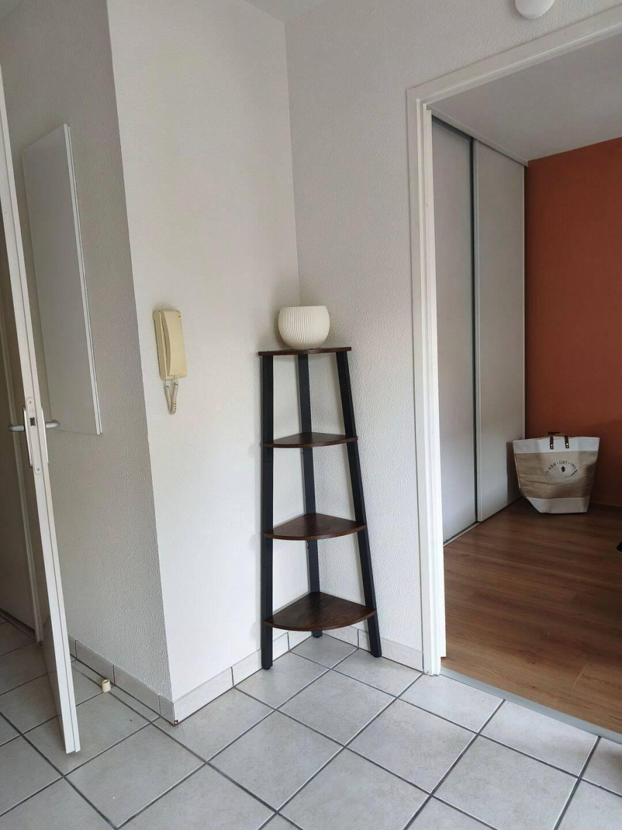 
                                                Location
                                                 T2 meublé rénové avec piscine – Toulouse Bonnefoy