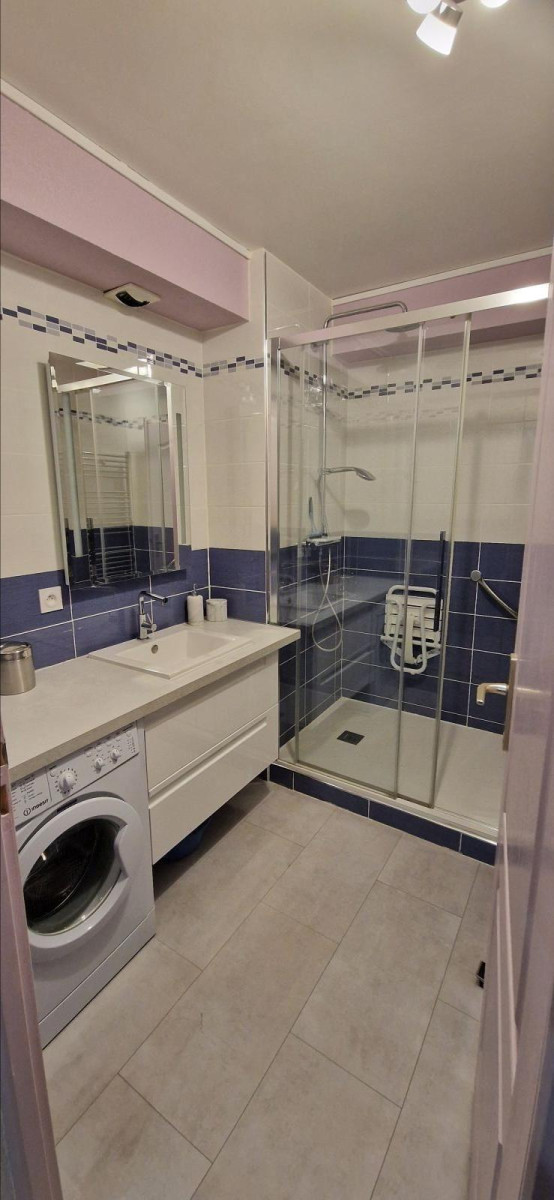 
                                                Location
                                                 T2 meublé rez de jardin secteur calme