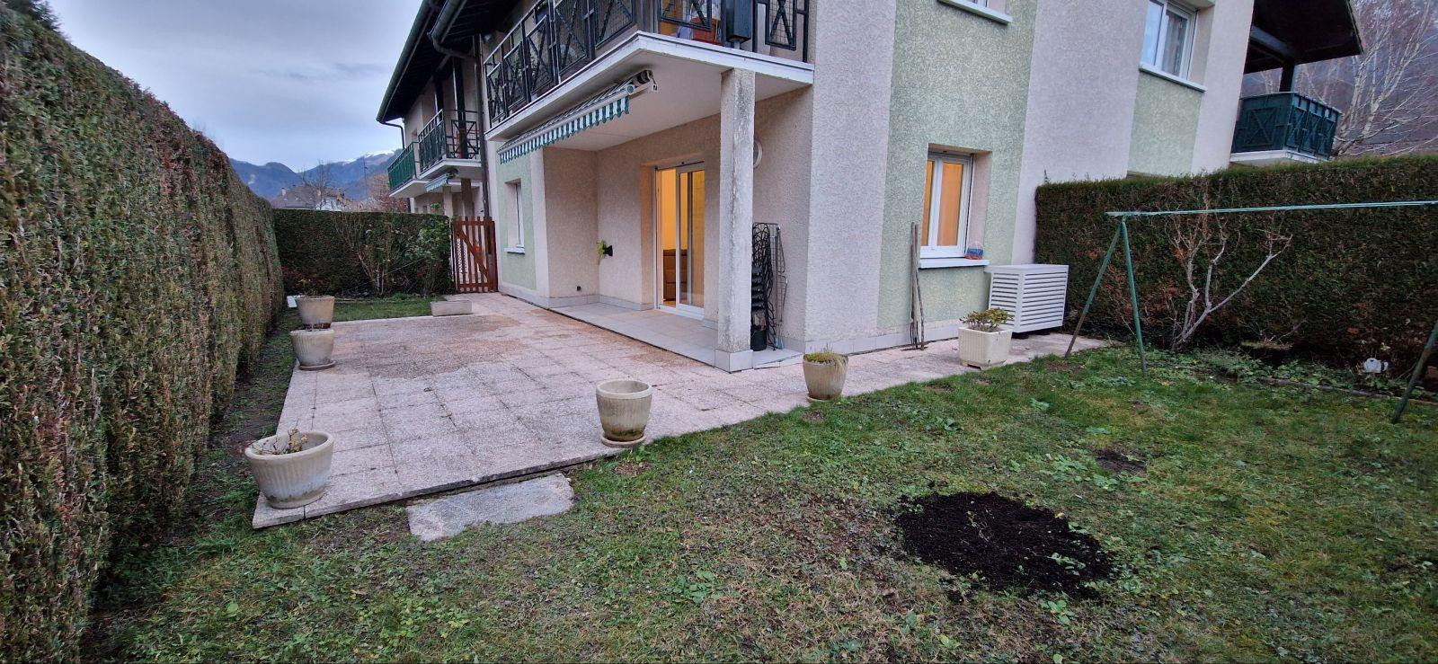 
                                                Location
                                                 T2 meublé rez de jardin secteur calme