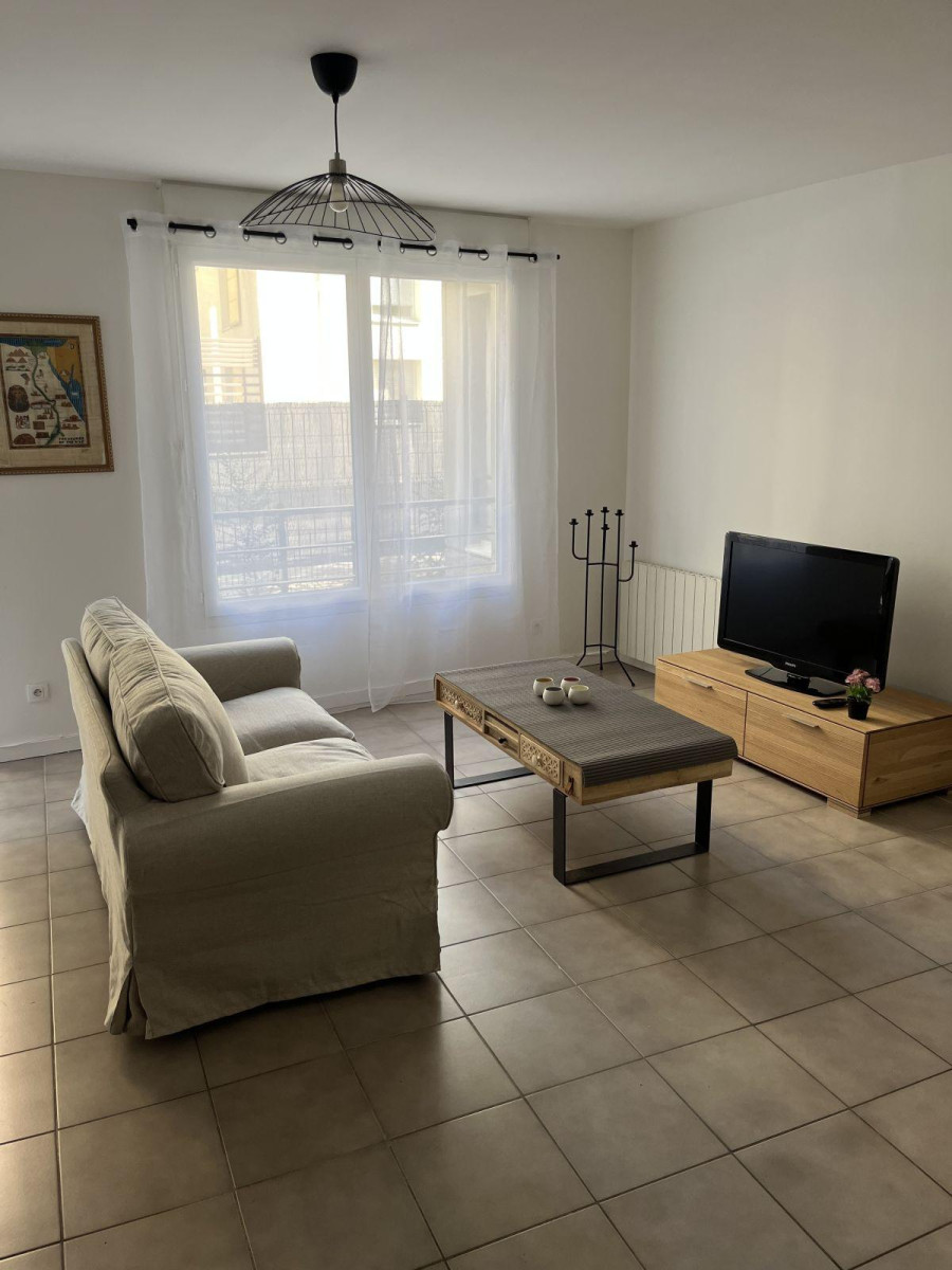 
                                                Location
                                                 T2 meublé secteur Monplaisir