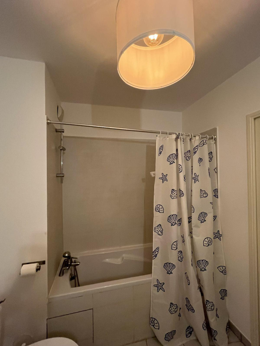 
                                                Location
                                                 T2 meublé secteur Monplaisir