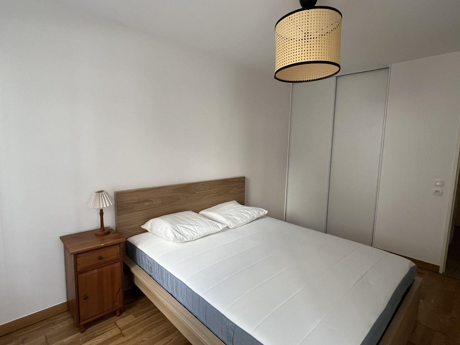 
                                                Location
                                                 T2 meublé secteur Monplaisir