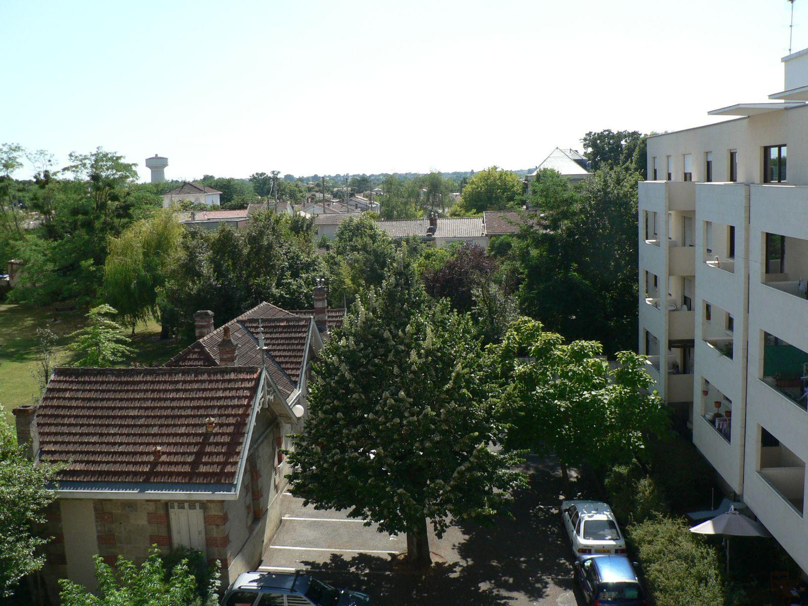 
                                                Location
                                                 T2 meuble secteur Pellgrin proche  commodites