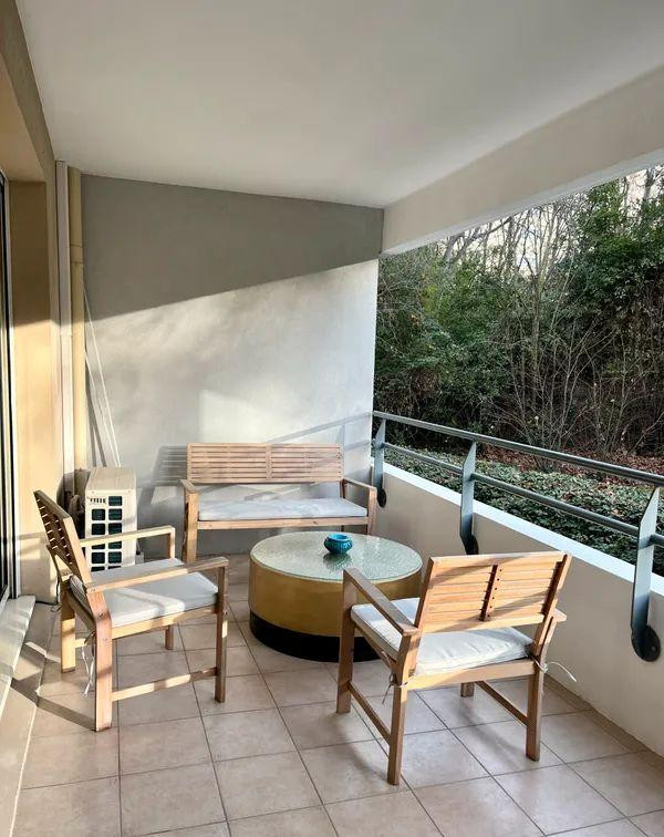 
                                                Location
                                                 T2 meublé terrasse, garage 50 M2 à Marseille