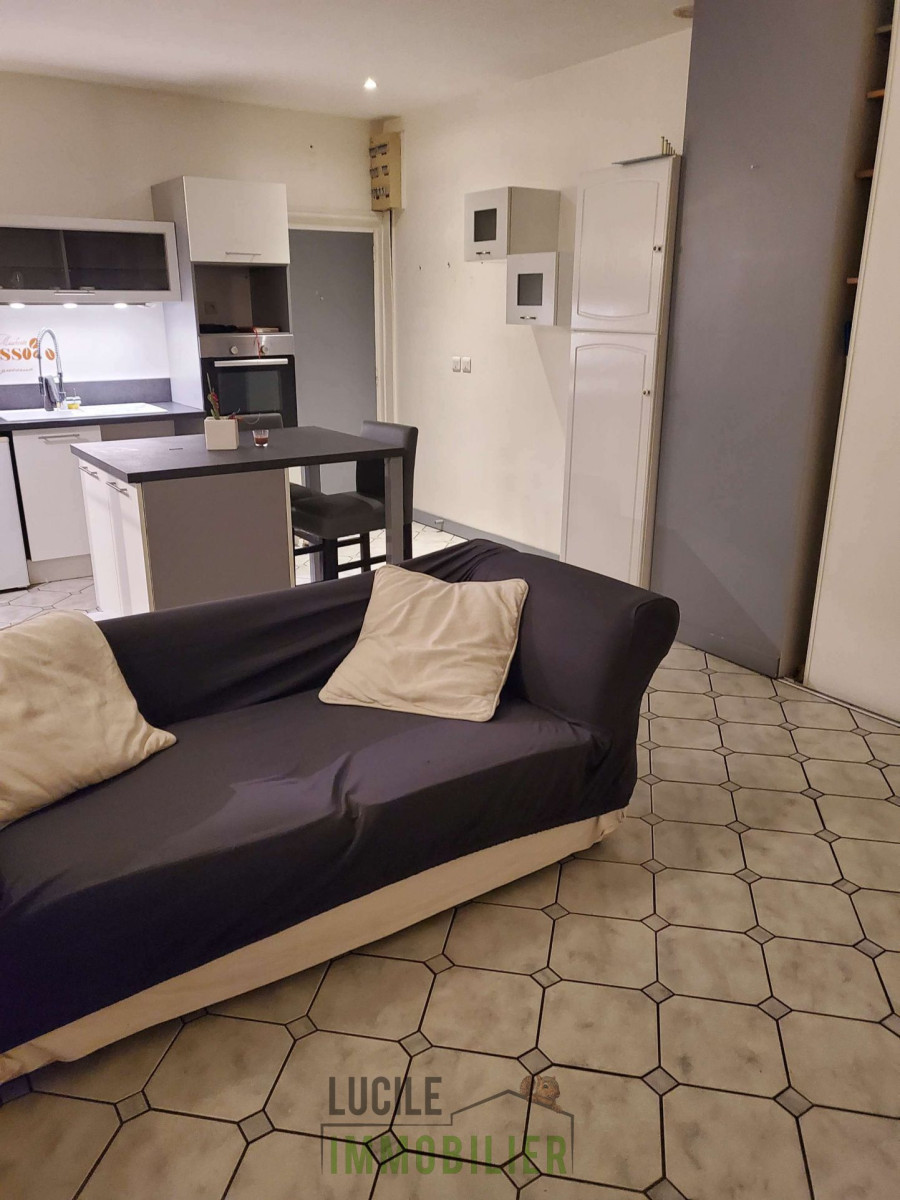 
                                                Location
                                                 T2 Montataire