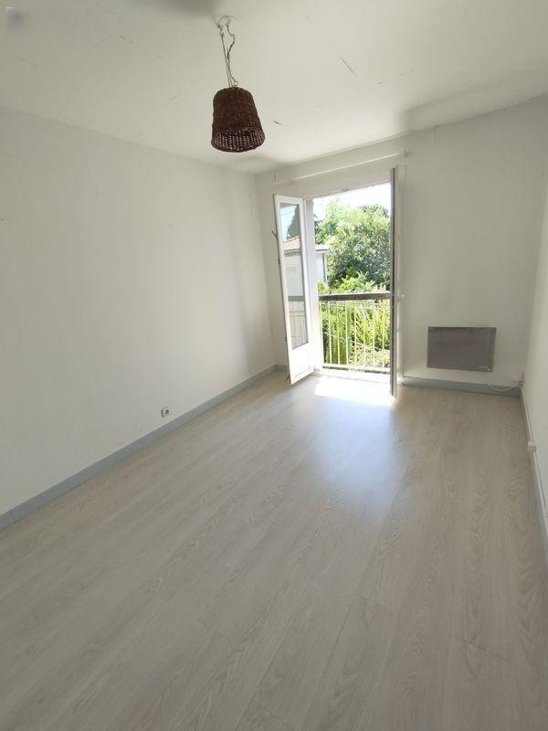 
                                                Location
                                                 T2 Montpellier