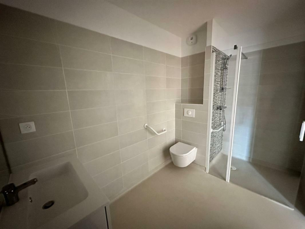 
                                                Location
                                                 T2 neuf 48m² résidence senior