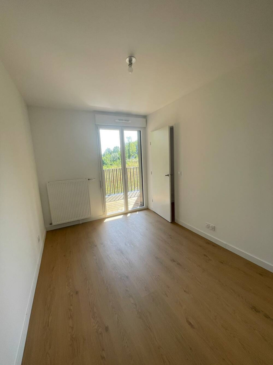 
                                                Location
                                                 T2 neuf avec belle terrasse et parking –Torcy