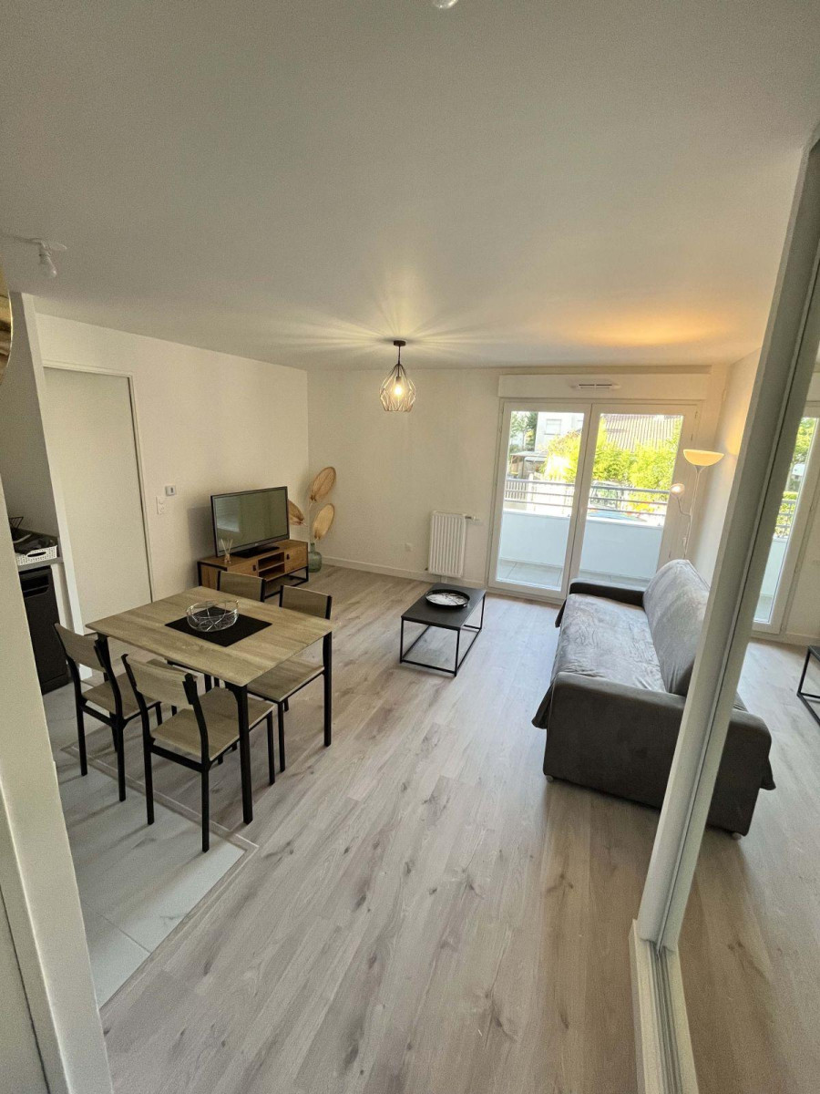 
                                                Location
                                                 T2 neuf avec domotique et place de parking