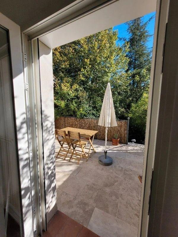 
                                                Location
                                                 T2 neuf avec jardin