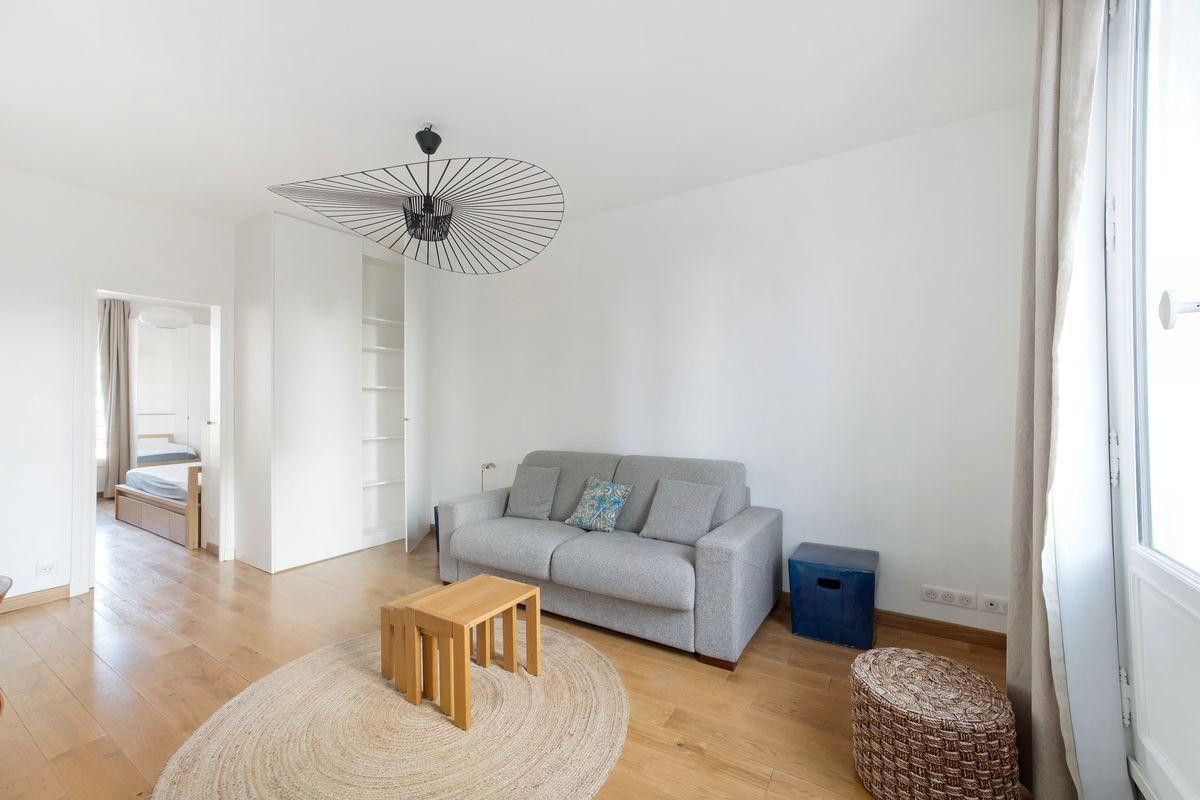 
                                                Location
                                                 T2 neuf de charme Place d'Italie