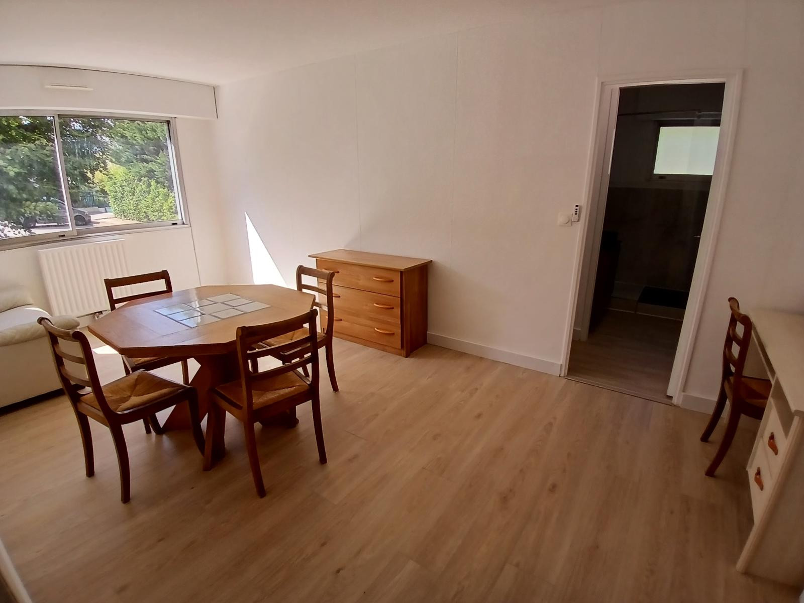 
                                                Location
                                                 T2 neuf et meublé dans résidence standing boisée
