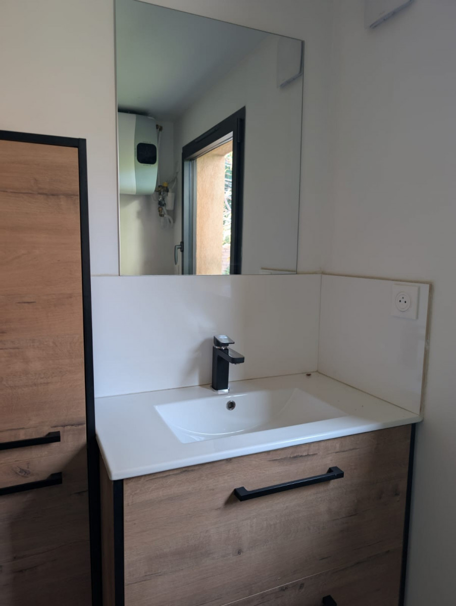 
                                                Location
                                                 T2 neuf et semi équipée dans jolie maison de ville