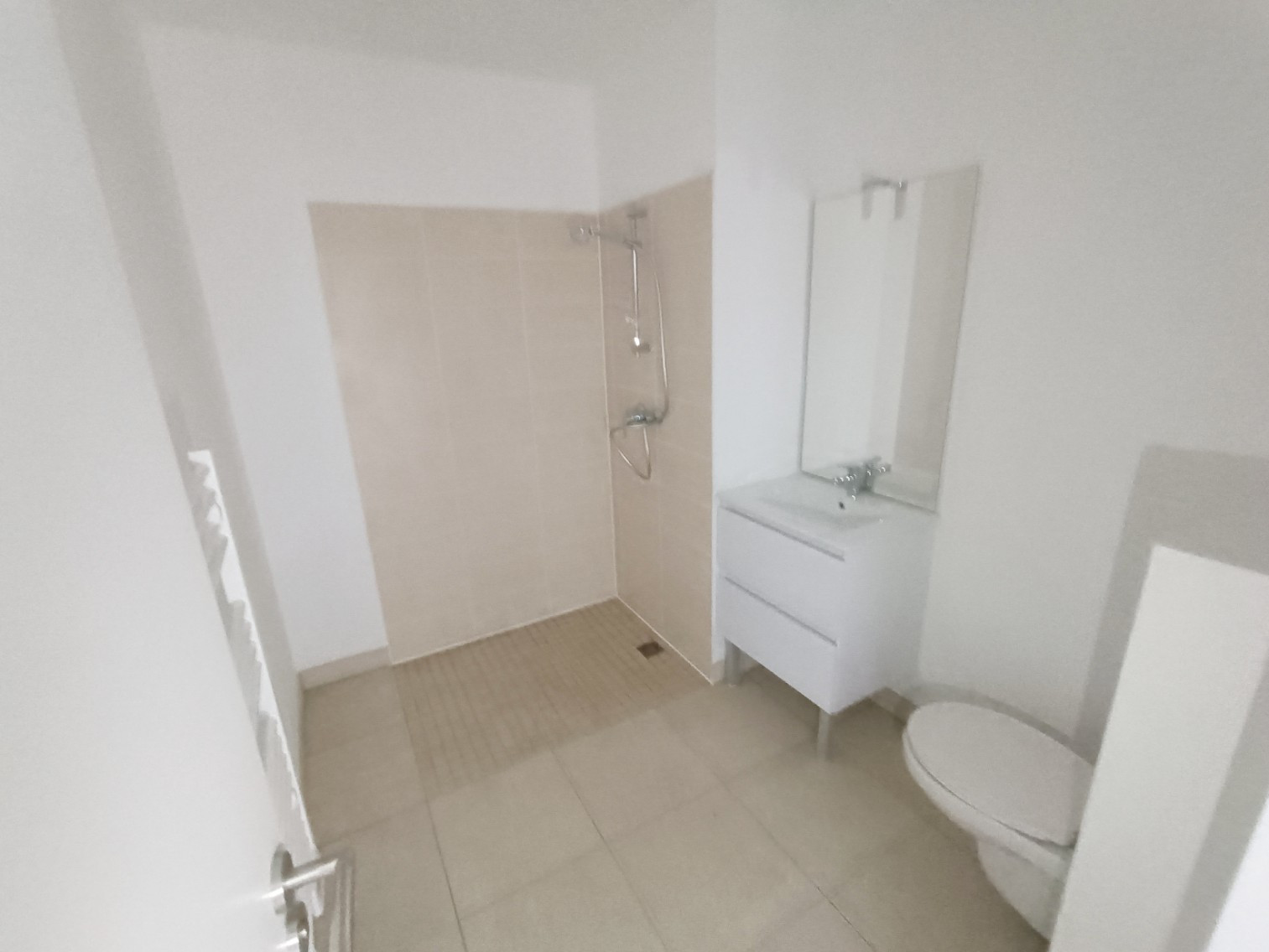 
                                                Location
                                                 T2 neuf parking balcon Rivery
