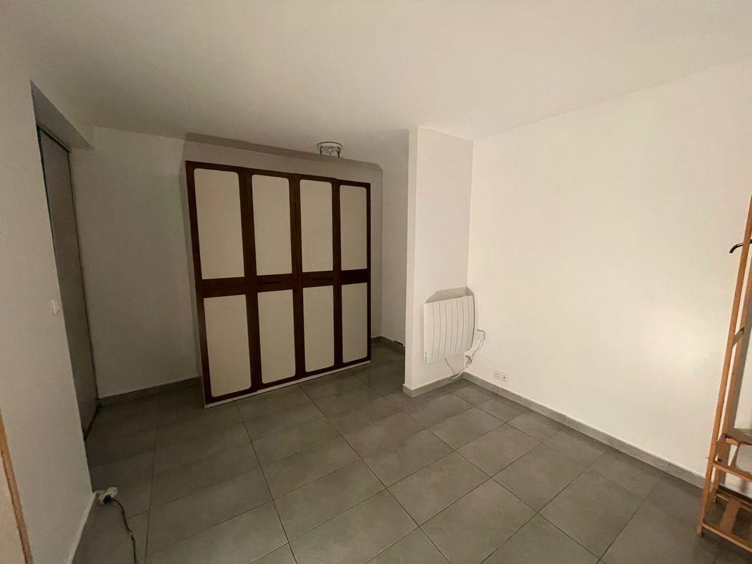 
                                                Location
                                                 T2 non meublé – 40 m² – Cergy Village – Disponible
