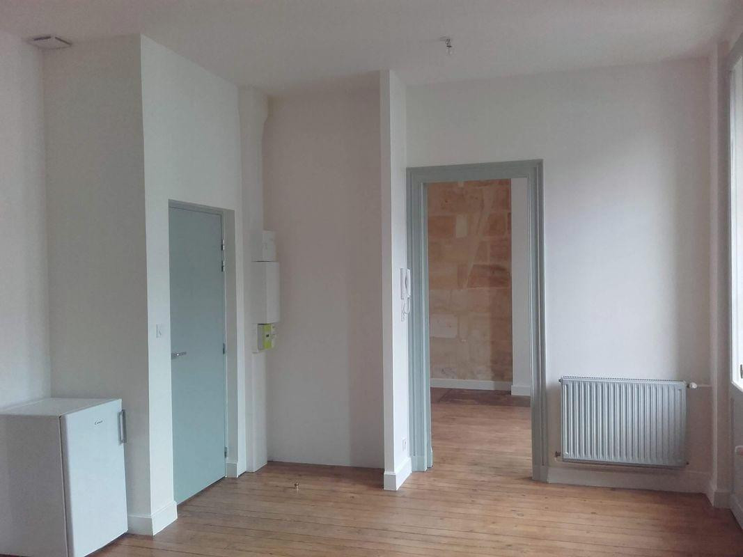 
                                                Location
                                                 T2 non meublé avec place de parking
