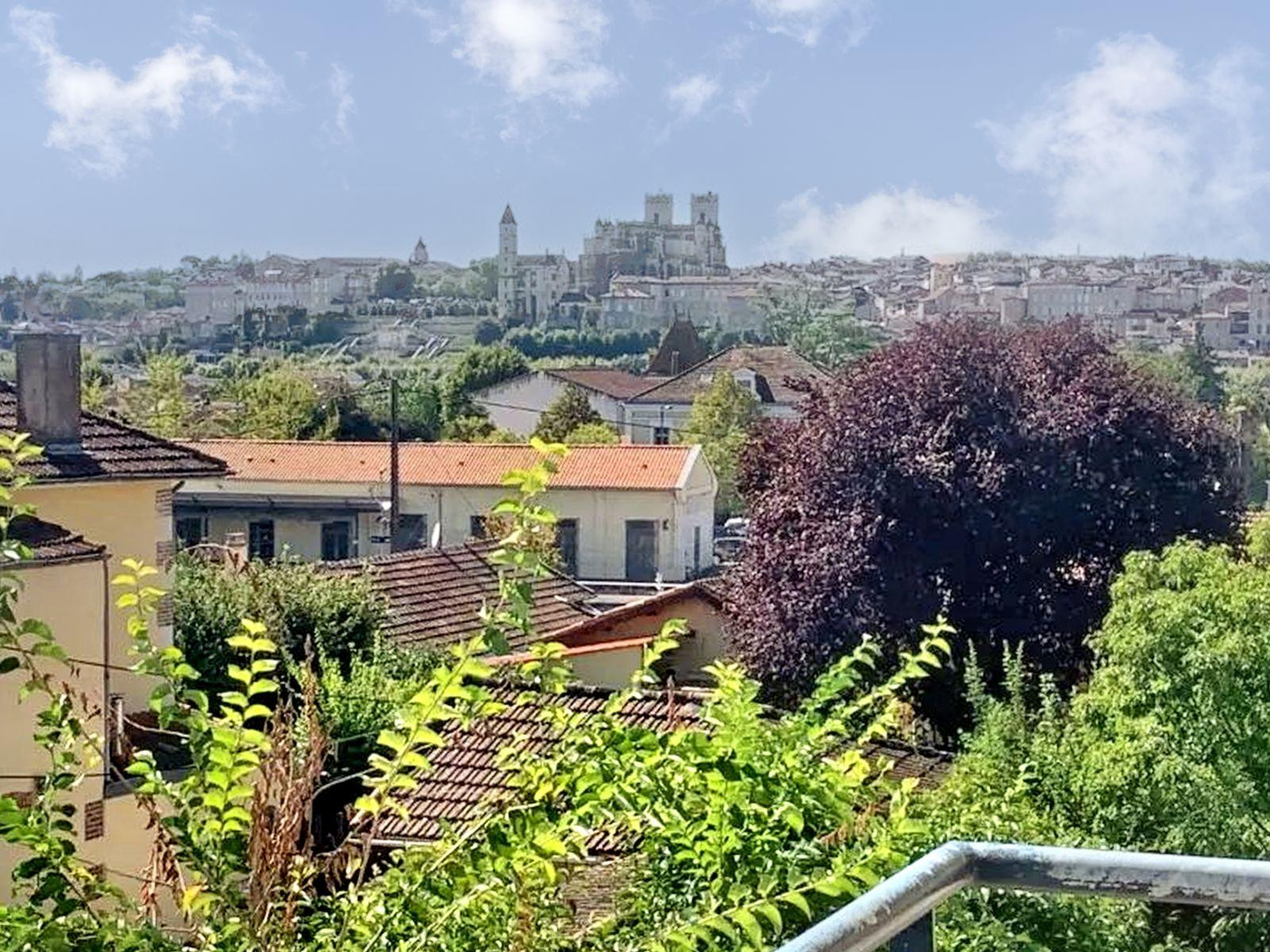 
                                                Location
                                                 T2 offrant une belle vue sur la ville