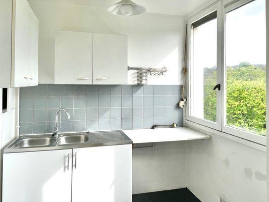 
                                                Location
                                                 T2 Paris 20 métro Philippe Auguste