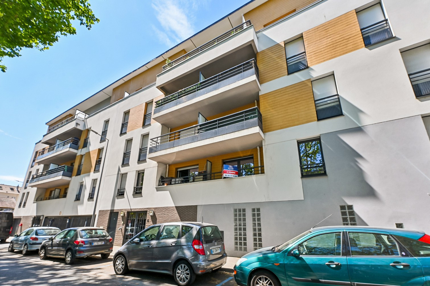 
                                                Vente
                                                 T2 pièces avec balcon - ST OUEN L'AUMONE