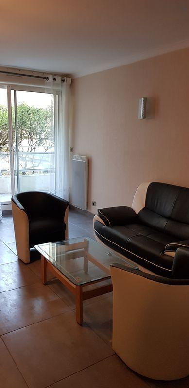 
                                                Location
                                                 T2 plein centre Bordeaux