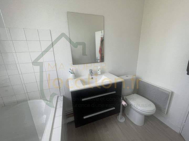 
                                                Location
                                                 T2 proche centre ville