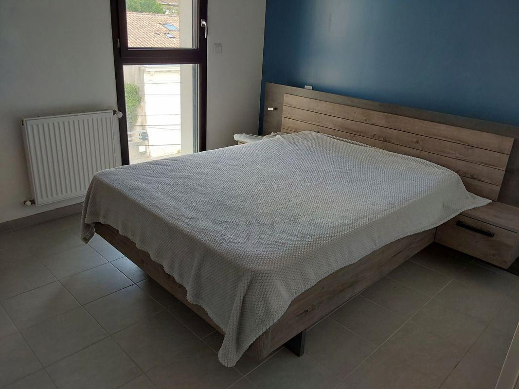 
                                                Location
                                                 T2 proche chu pellegrin