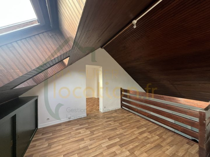 
                                                Location
                                                 T2 proche de la gare de SAINT-QUENTIN