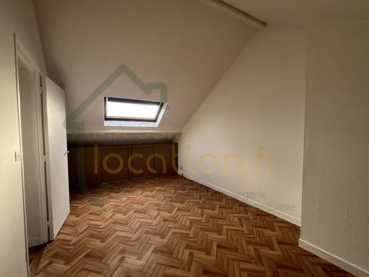 
                                                Location
                                                 T2 proche de la gare de SAINT-QUENTIN