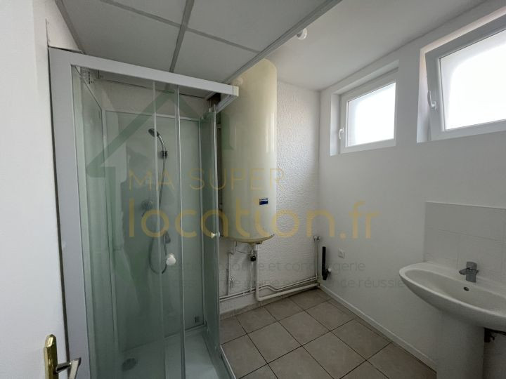 
                                                Location
                                                 T2 proche de la gare de SAINT-QUENTIN