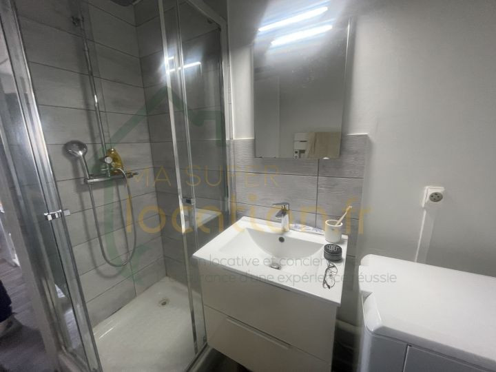 
                                                Location
                                                 T2 proches commodités