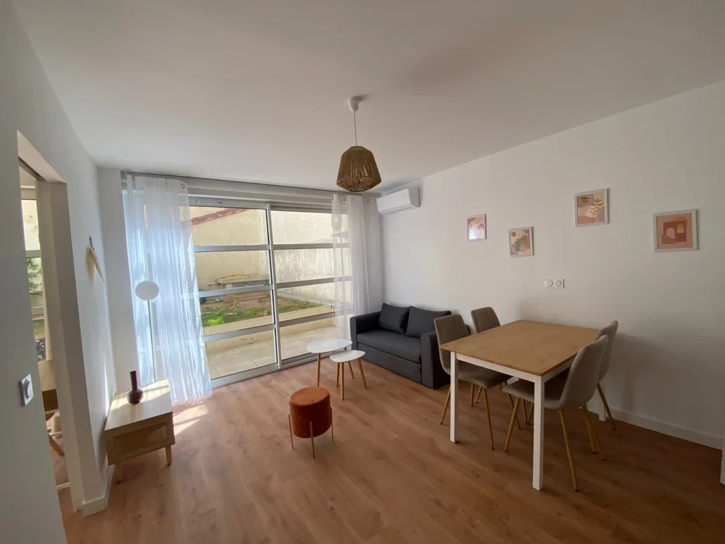 
                                                Location
                                                 T2 - Quartier La Plaine