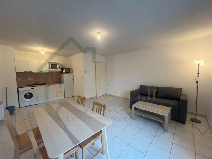 
                                                Location
                                                 T2 quartier remicourt dans résidence sécurisée ST QUENTIN