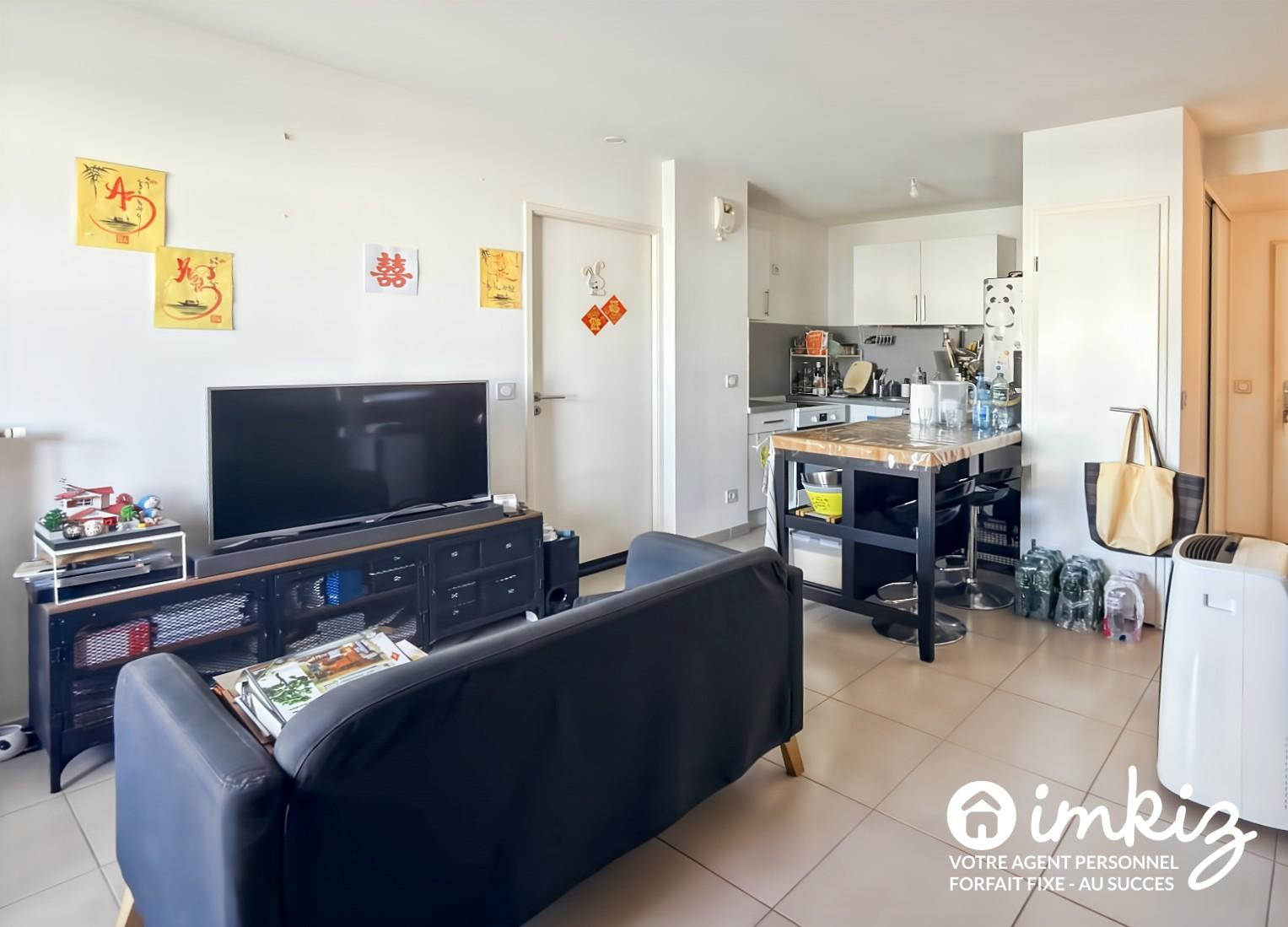 
                                                Vente
                                                 T2 récent avec balcon et parking, loué clé en main