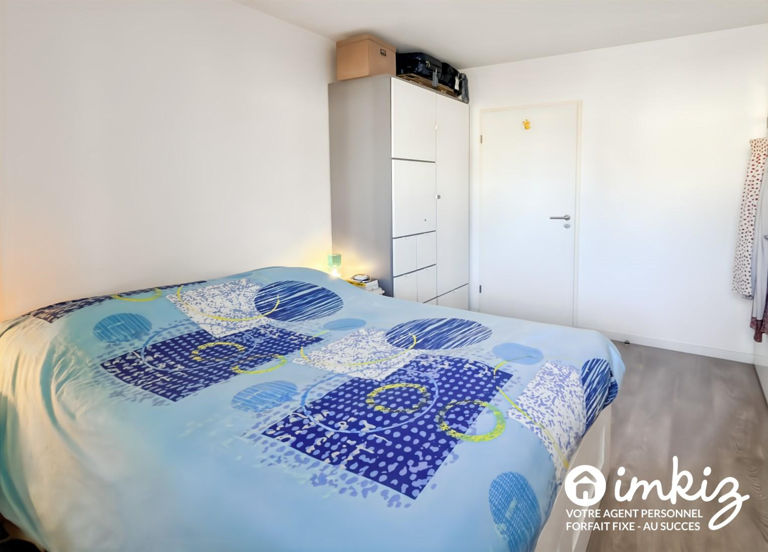 
                                                Vente
                                                 T2 récent avec balcon et parking, loué clé en main