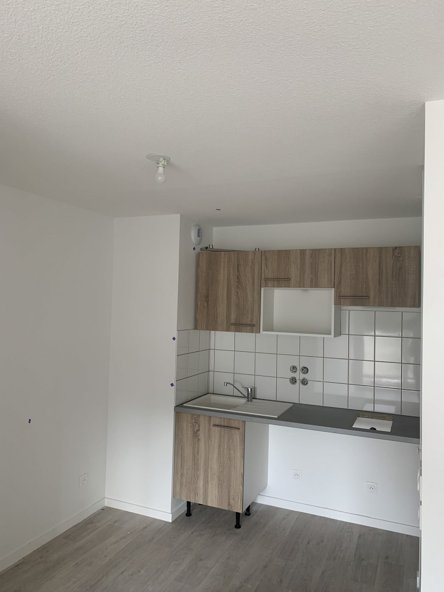 
                                                Location
                                                 T2 récent avec parking Lormont