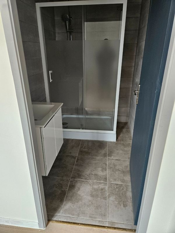 
                                                Location
                                                 T2 refait à neuf à Louer