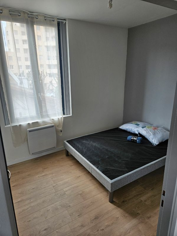 
                                                Location
                                                 T2 refait à neuf à Louer