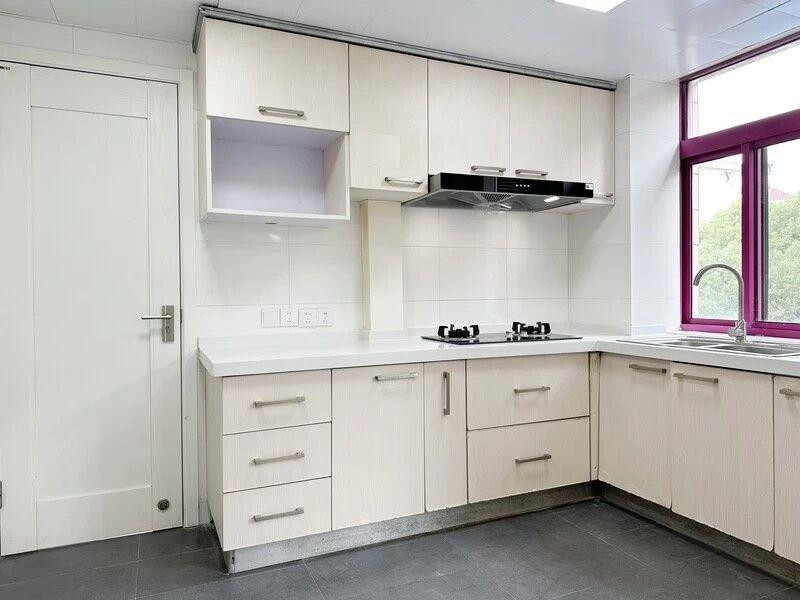 
                                                Location
                                                 T2 refait a neuf, bien équipé, proche de commerce