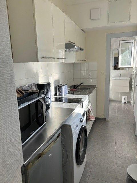 
                                                Location
                                                 T2 refait à neuf dans quartier tranquille